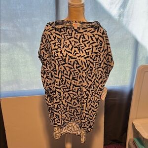 Lularoe Irma Geometric Print Top